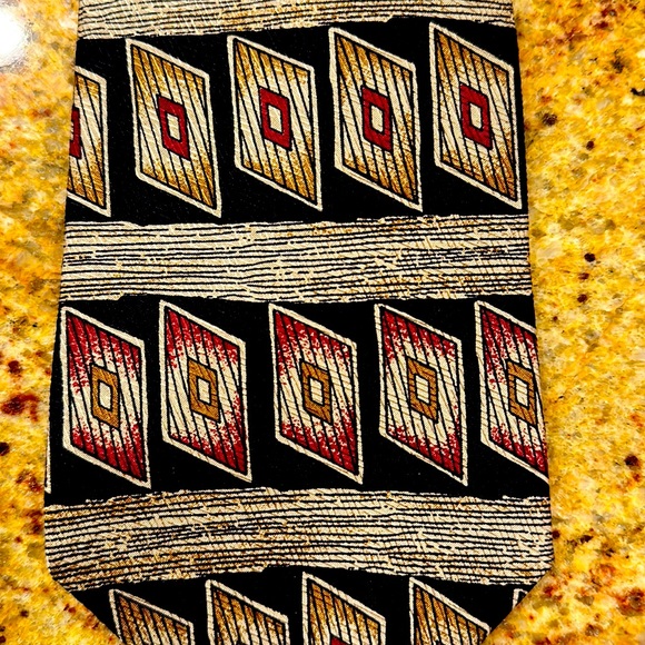 JONATHAN WACHTEL HANDSEWN SILK NECKTIE WITH BLACK, TAN AND BURGUNDY PATTERN - Picture 2 of 6
